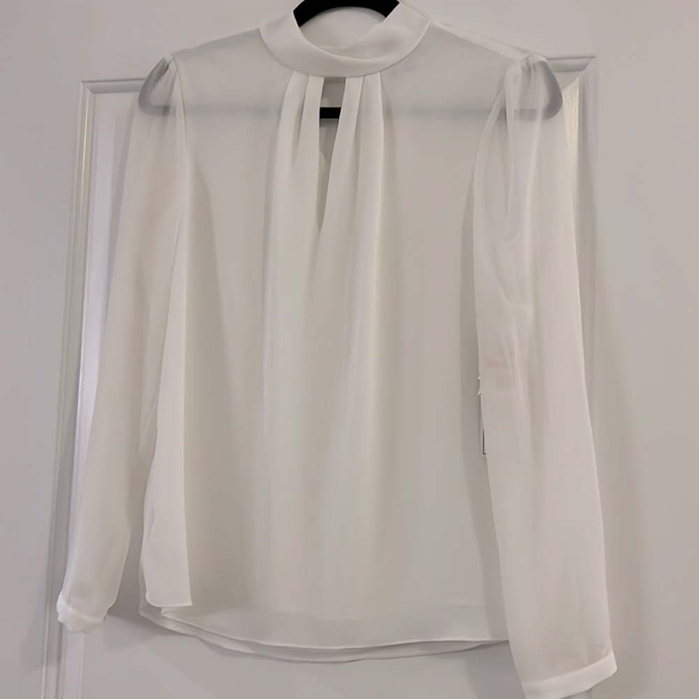 1.state white blouse